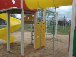 Установка игрового комплекса в г. Жиздра Калужской обл., парк «Сказка»